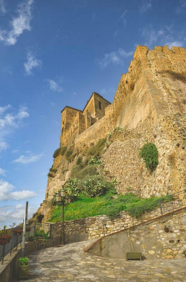 Casa Castello Hotel Rocca Imperiale Luaran gambar